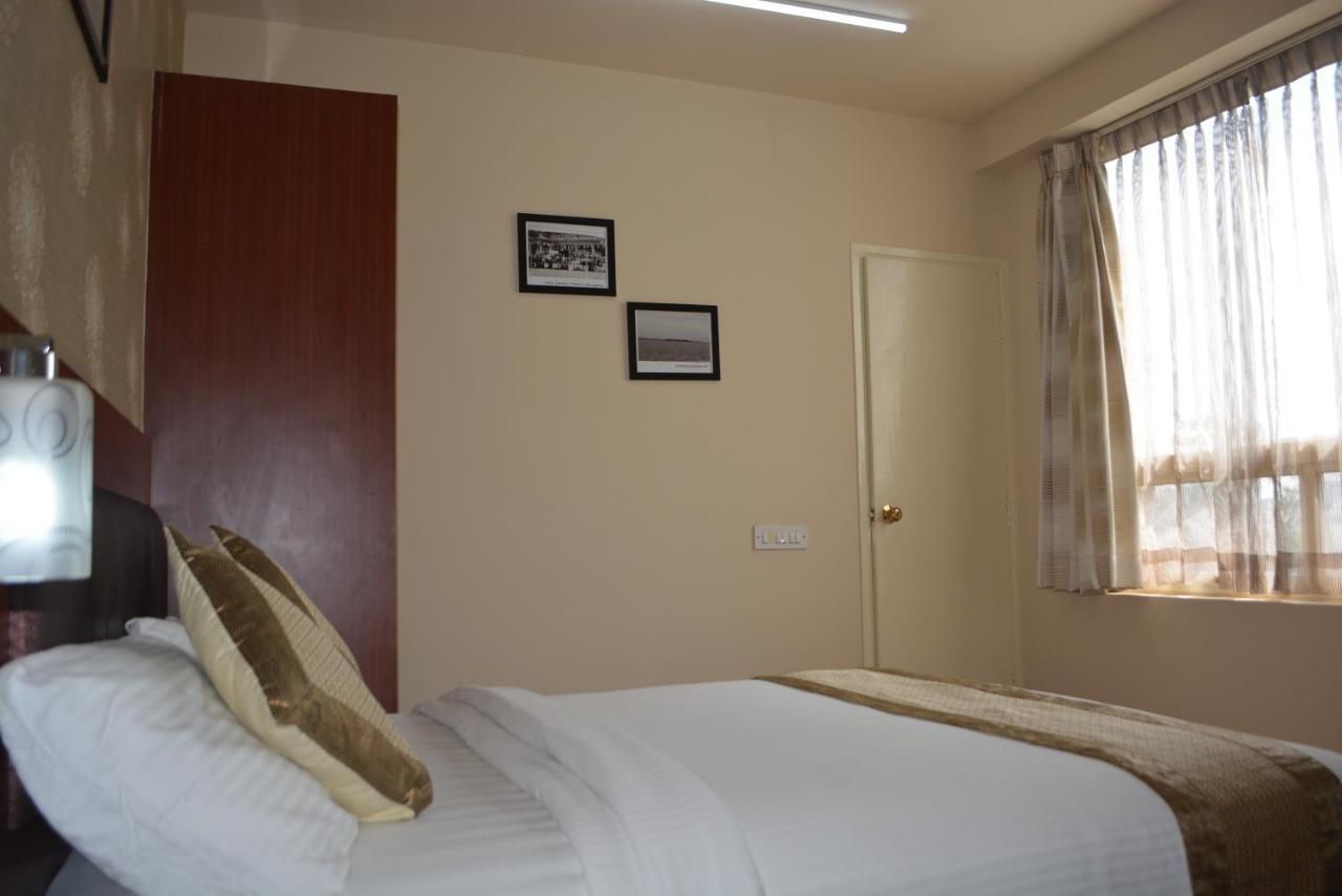 เอมเมอรัลด์ สวีท บาย กัลลาเต Hotel บังกาลอร์ ภายนอก รูปภาพ