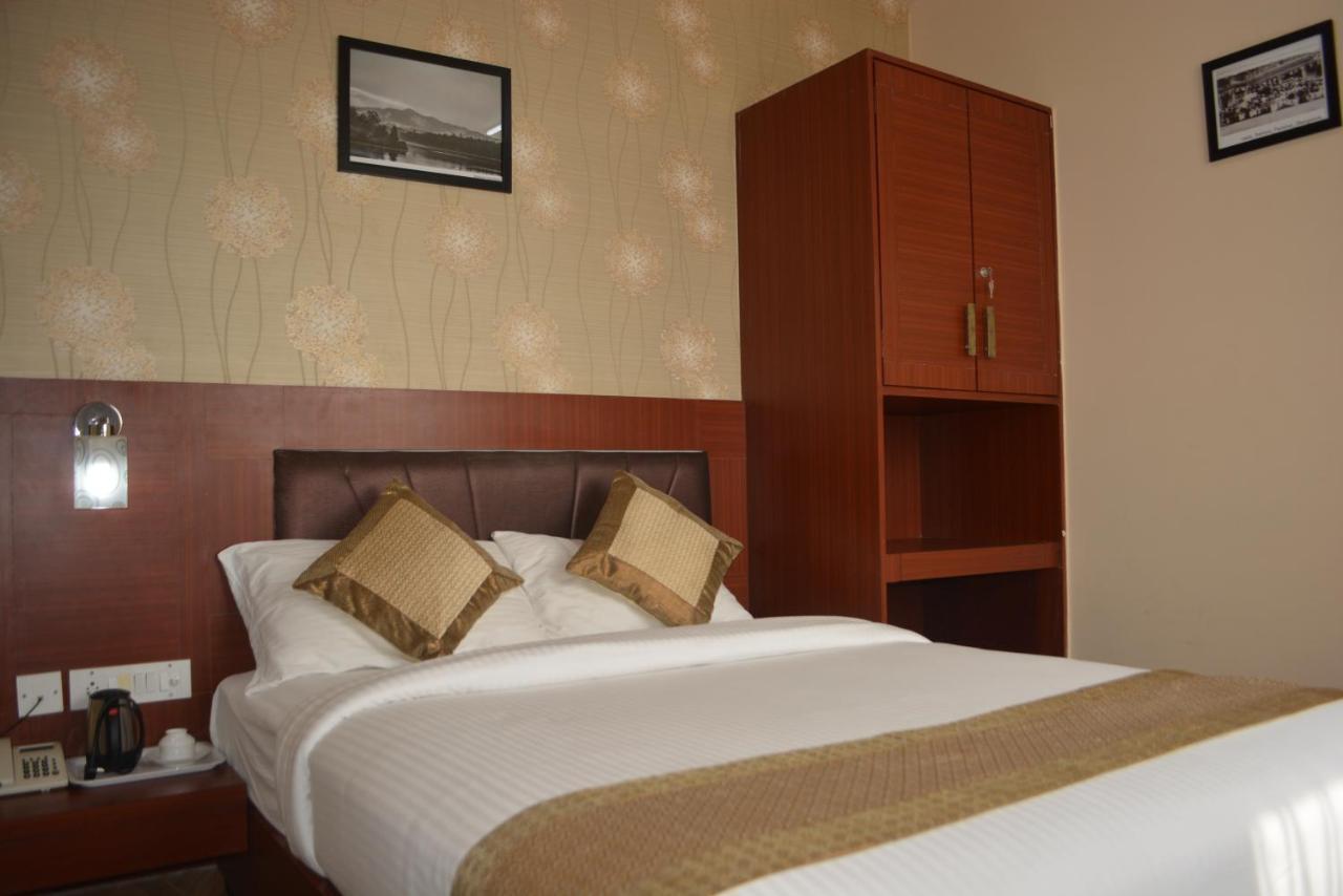 เอมเมอรัลด์ สวีท บาย กัลลาเต Hotel บังกาลอร์ ภายนอก รูปภาพ